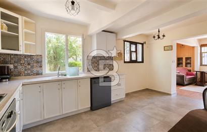 Cunda Merkez'e Yürüme Mesafesinde Deniz Manzaralı 3+2 Villa