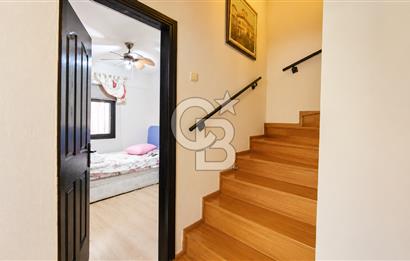 Cunda Merkez'e Yürüme Mesafesinde Deniz Manzaralı 3+2 Villa
