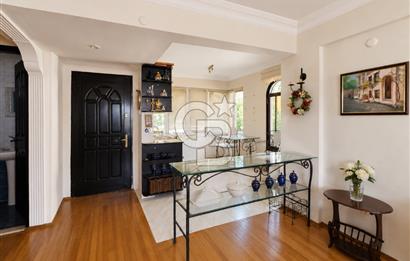 Cunda Merkez'e Yürüme Mesafesinde Deniz Manzaralı 3+2 Villa