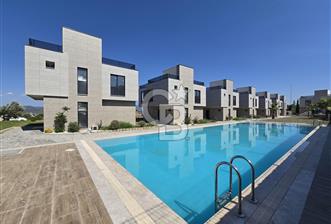 Gömeç Sahilde Denize 300m Havuzlu Sitede Satılık 3+1 Lüks Villa - 1 - 370331