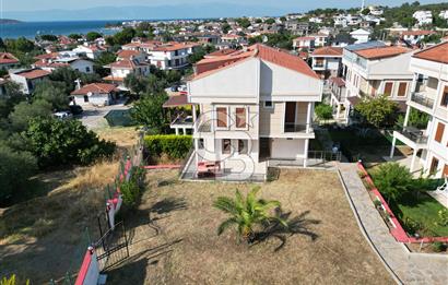 Ayvalık Sahil Kent Deniz Manzaralı Satılık 5+2 Tripleks Villa