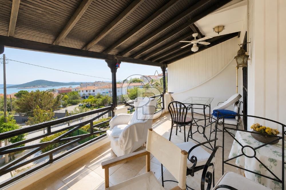 Cunda Merkez'e Yürüme Mesafesinde Deniz Manzaralı 3+2 Villa