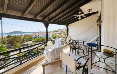 Cunda Merkez'e Yürüme Mesafesinde Deniz Manzaralı 3+2 Villa