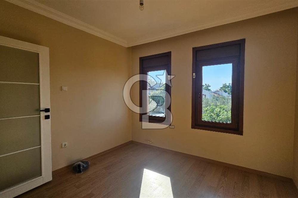 Ayvalık Sahil Kent Deniz Manzaralı Satılık 5+2 Tripleks Villa