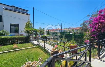 Cunda Merkez'e Yürüme Mesafesinde Deniz Manzaralı 3+2 Villa