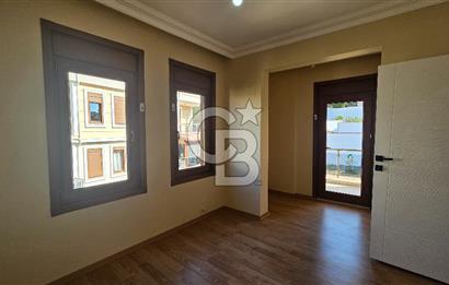 Ayvalık Sahil Kent Deniz Manzaralı Satılık 5+2 Tripleks Villa