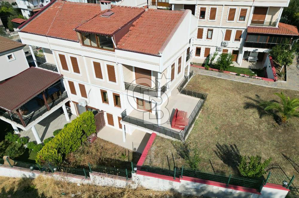 Ayvalık Sahil Kent Deniz Manzaralı Satılık 5+2 Tripleks Villa