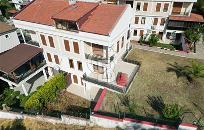 Ayvalık Sahil Kent Deniz Manzaralı Satılık 5+2 Tripleks Villa