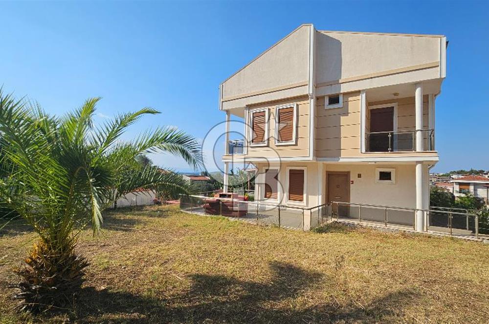 Ayvalık Sahil Kent Deniz Manzaralı Satılık 5+2 Tripleks Villa