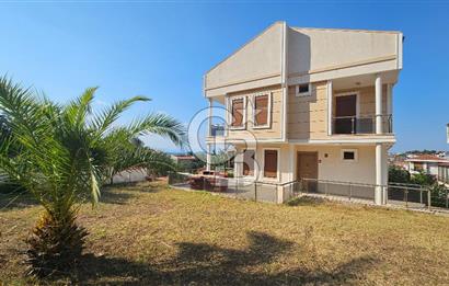 Ayvalık Sahil Kent Deniz Manzaralı Satılık 5+2 Tripleks Villa