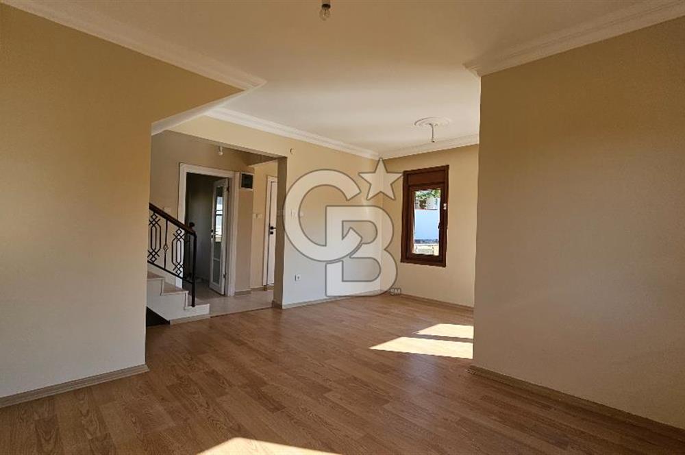 Ayvalık Sahil Kent Deniz Manzaralı Satılık 5+2 Tripleks Villa