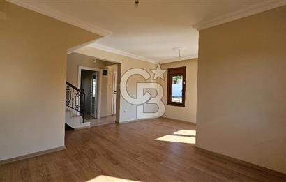 Ayvalık Sahil Kent Deniz Manzaralı Satılık 5+2 Tripleks Villa