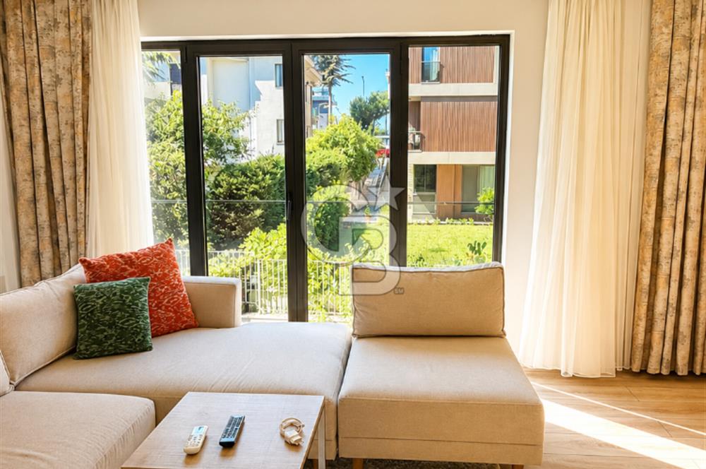 ÇENGELKÖY'DE CADDE ÜZERİNDE HARİKA KONUMDA 2+1  90 M2 EBEVEYNLİ , BALKONLU
