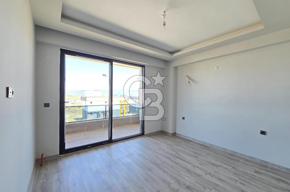 Gömeç Sahilde Denize 300m Havuzlu Sitede Satılık 3+1 Lüks Villa