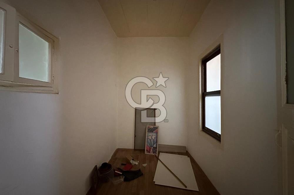 Ayvalık Talatpaşa Cd. At Arabacılar Meydanı Yakını 2+1