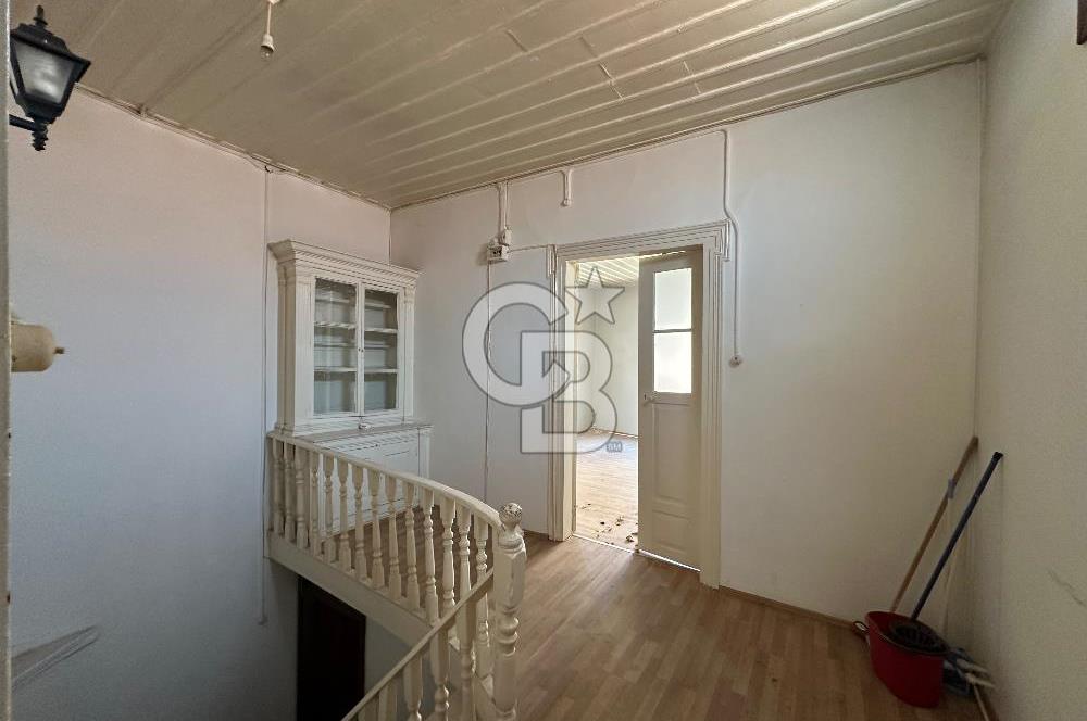 Ayvalık Talatpaşa Cd. At Arabacılar Meydanı Yakını 2+1