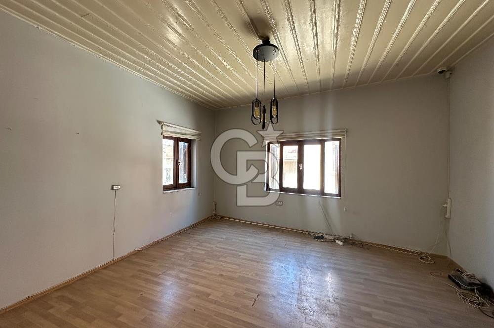 Ayvalık Talatpaşa Cd. At Arabacılar Meydanı Yakını 2+1