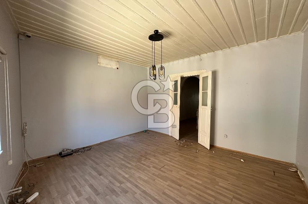 Ayvalık Talatpaşa Cd. At Arabacılar Meydanı Yakını 2+1