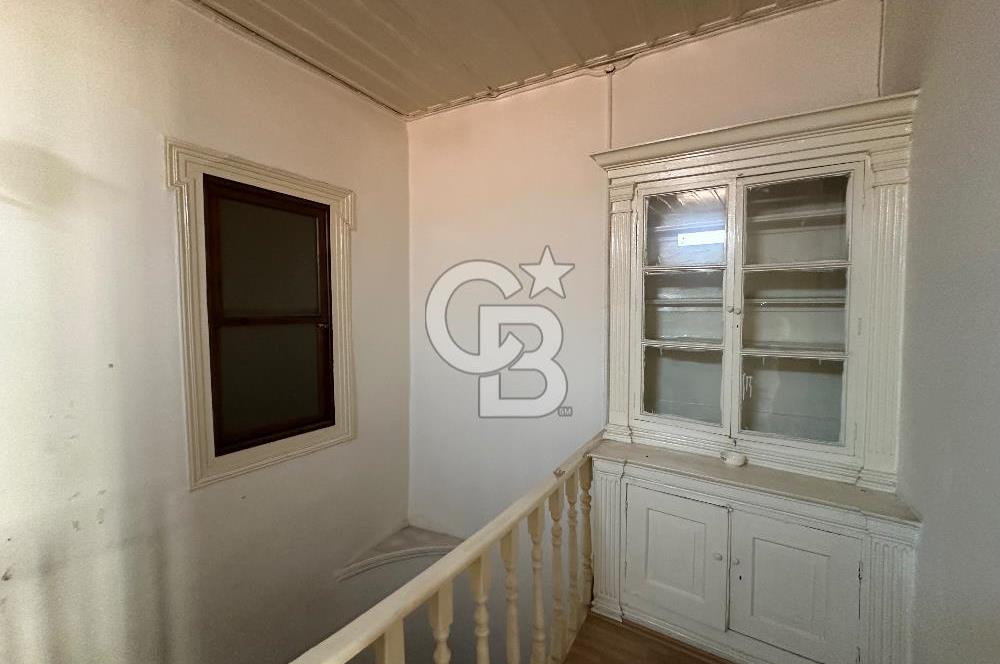Ayvalık Talatpaşa Cd. At Arabacılar Meydanı Yakını 2+1