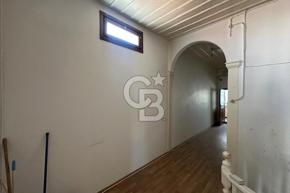 Ayvalık Talatpaşa Cd. At Arabacılar Meydanı Yakını 2+1