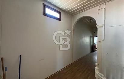 Ayvalık Talatpaşa Cd. At Arabacılar Meydanı Yakını 2+1