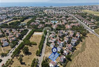 DİKİLİ SALİHLERALTI GAZETECİLER SİTESİNDE SATILIK 220 m2 ARSA - 1 - 370333