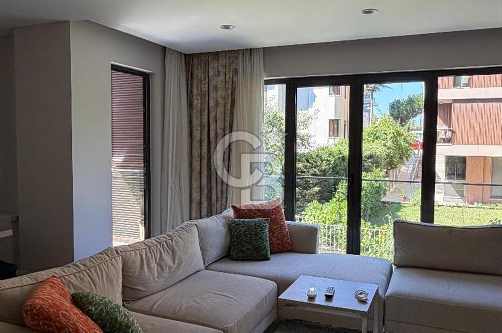ÇENGELKÖY'DE CADDE ÜZERİNDE HARİKA KONUMDA 2+1  90 M2 EBEVEYNLİ , BALKONLU