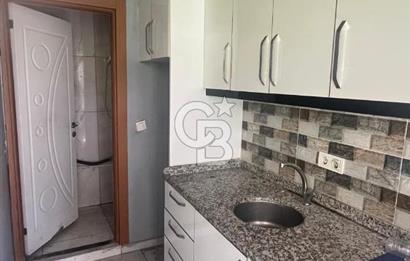 ARNAVUTKÖY KARLIBAYIRDA BELEDİYE VE TAPUNUN YAKININDA DÜKKAN