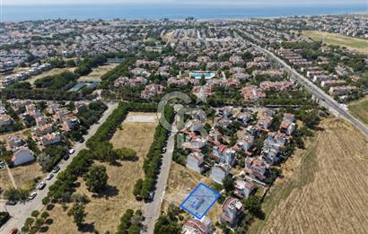DİKİLİ SALİHLERALTI GAZETECİLER SİTESİNDE SATILIK 220 m2 ARSA