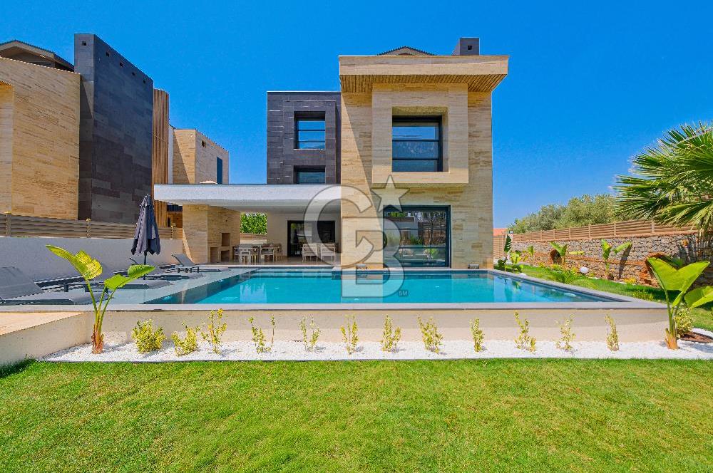 ÖLÜDENİZ'DE SATILIK ULTRA LÜKS 4+1 SIFIR MÜSTAKİL HAVUZLU VİLLA