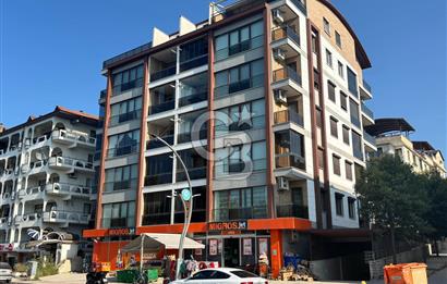 KARAMÜRSEL SAHİL'DE FULL EŞYALI ARA KAT 3+1 SATILIK DAİRE