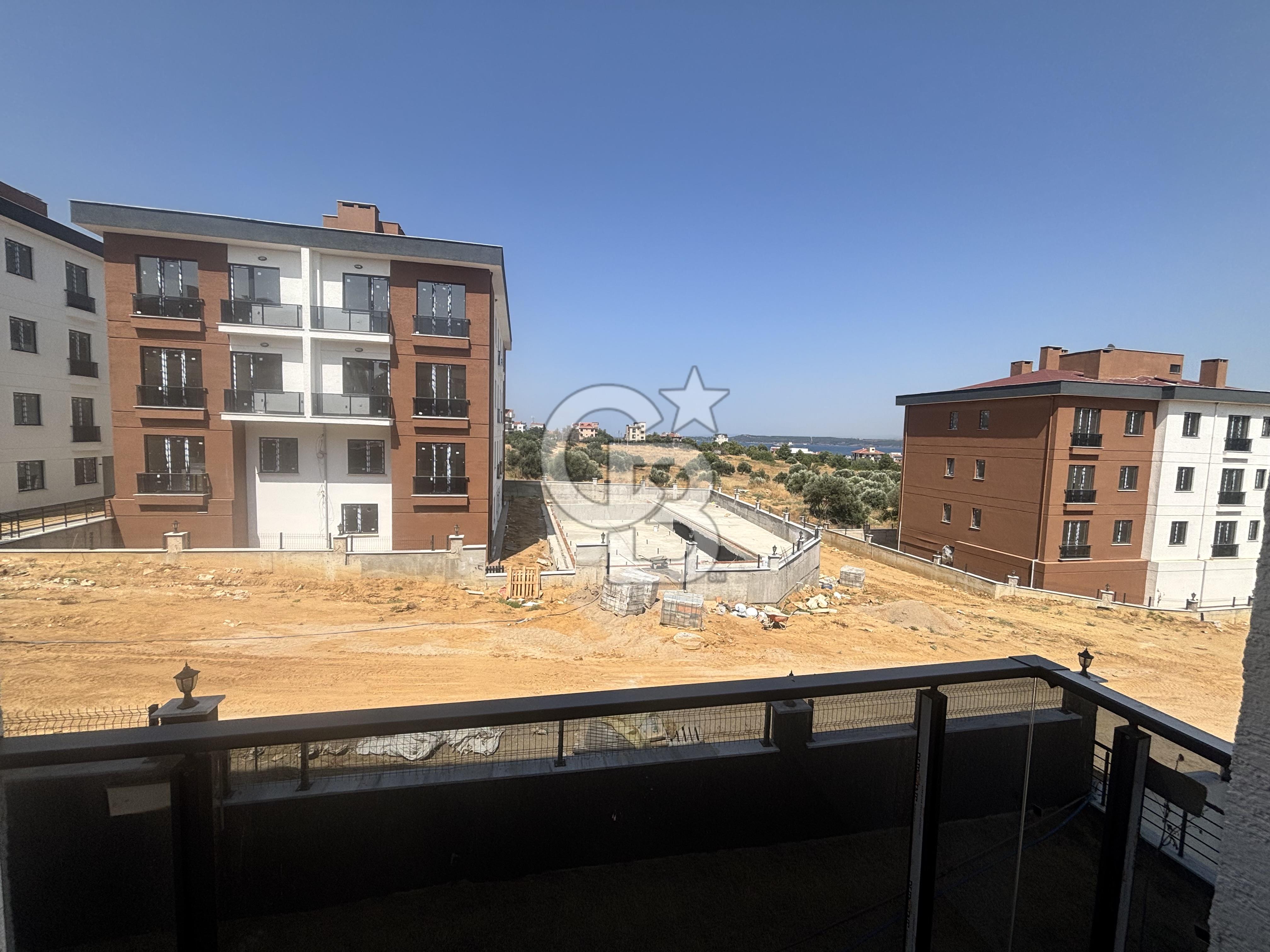Eceabat'ta Deniz Manzaralı Havuzlu Sitede Satılık 3+1