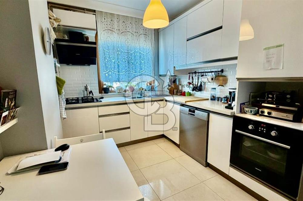 KOZYATAĞI ŞAKACI SOKAK 'TA ADALAR MANZARALI 3+1 KİRALIK DAİRE