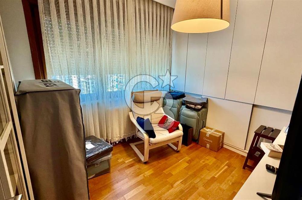 KOZYATAĞI ŞAKACI SOKAK 'TA ADALAR MANZARALI 3+1 KİRALIK DAİRE