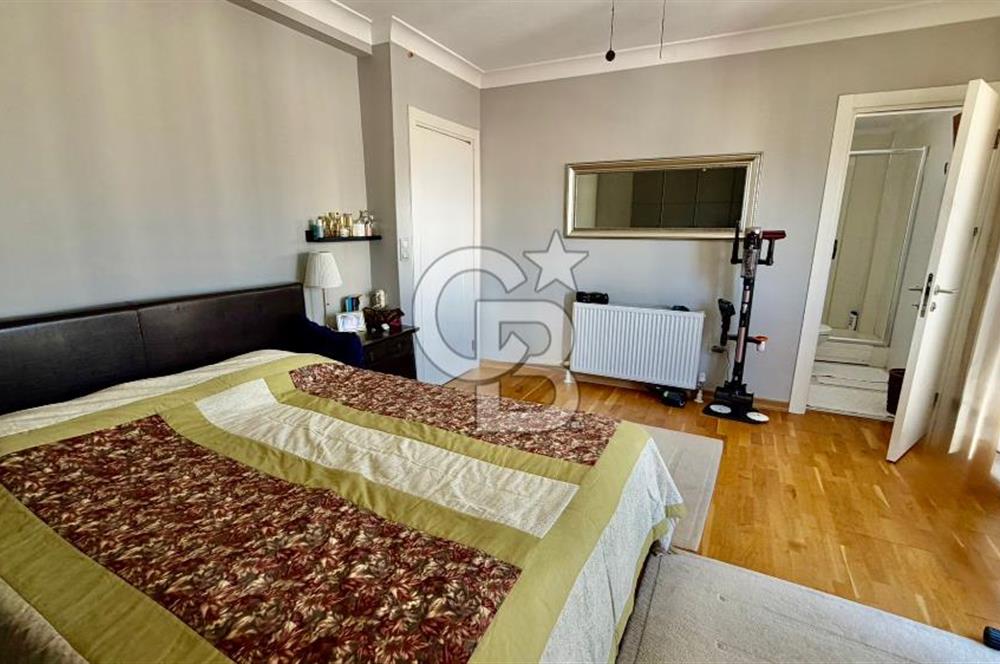 KOZYATAĞI ŞAKACI SOKAK 'TA ADALAR MANZARALI 3+1 KİRALIK DAİRE