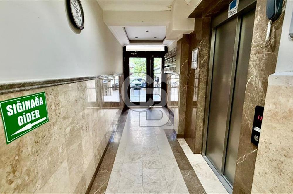 KOZYATAĞI ŞAKACI SOKAK 'TA ADALAR MANZARALI 3+1 KİRALIK DAİRE