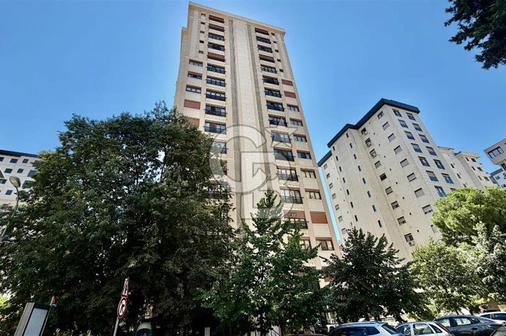 KOZYATAĞI ŞAKACI SOKAK 'TA ADALAR MANZARALI 3+1 KİRALIK DAİRE