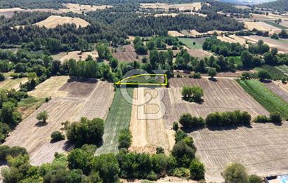 YENİŞEHİR İNCİRLİ'DE KÖY MERKEZİNE 200 M MESAFEDE 2.400 m² ARAZİ