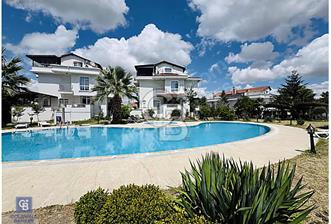 BEYLİKDÜZÜ GÜRPINAR'DA HAVUZLU SİTE İÇERİSİNDE SATILIK 6+2 VİLLA - 11 - 370602