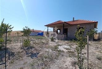 GÖLBAŞI SOĞULCAK'TA İÇİNDE NATAMAM MÜSTAKİL EV OLAN ARSA - 1 - 370556