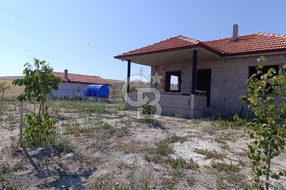 GÖLBAŞI SOĞULCAK'TA İÇİNDE NATAMAM MÜSTAKİL EV OLAN ARSA