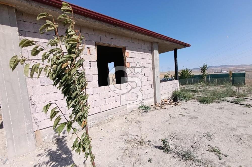 GÖLBAŞI SOĞULCAK'TA İÇİNDE NATAMAM MÜSTAKİL EV OLAN ARSA