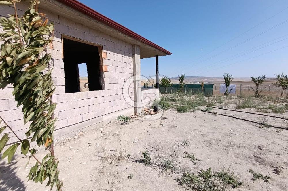 GÖLBAŞI SOĞULCAK'TA İÇİNDE NATAMAM MÜSTAKİL EV OLAN ARSA
