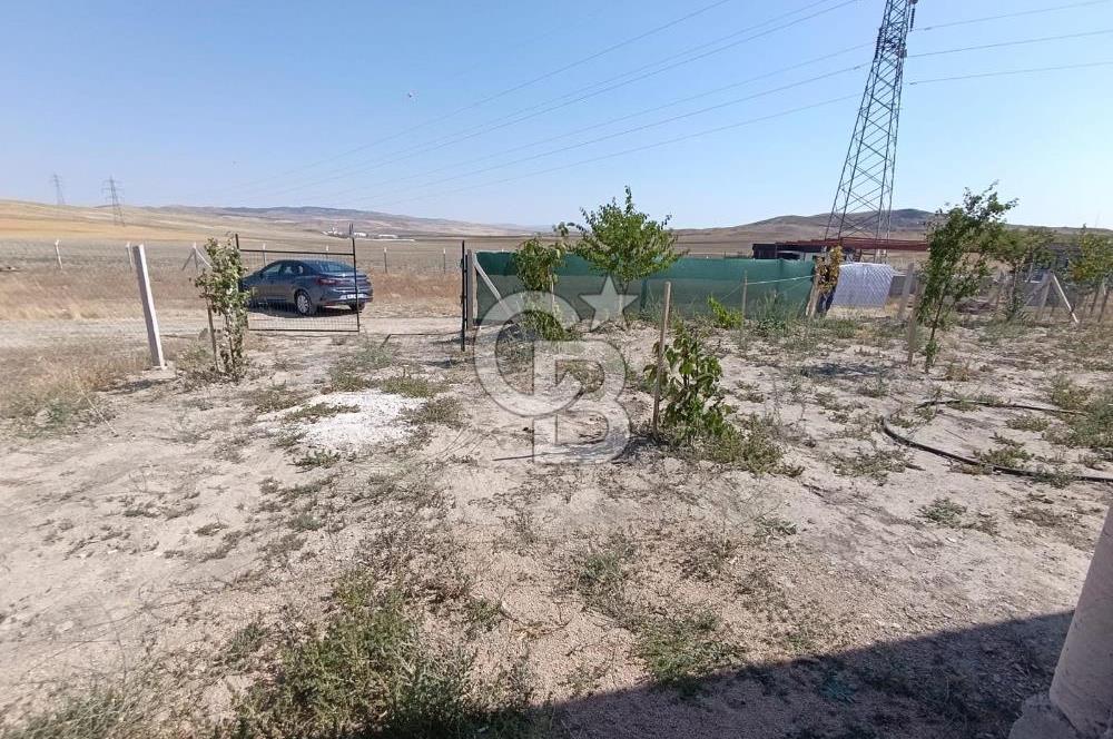 GÖLBAŞI SOĞULCAK'TA İÇİNDE NATAMAM MÜSTAKİL EV OLAN ARSA
