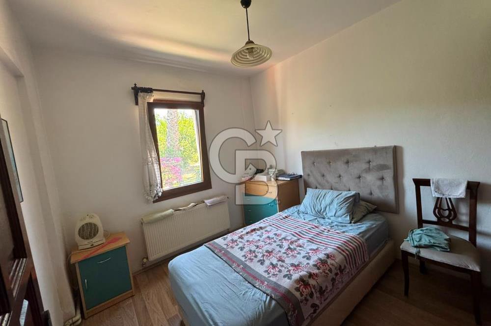 MUĞLA MİLAS'DA GENİŞ ARSA İÇİNDE SATILIK MÜSTAKİL VİLLA