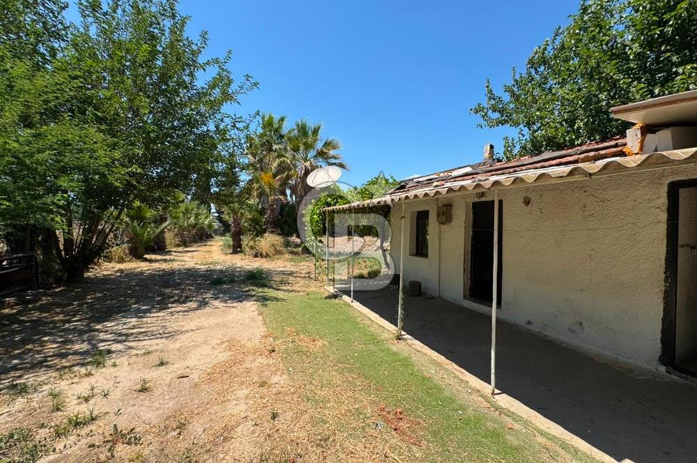 MUĞLA MİLAS'DA GENİŞ ARSA İÇİNDE SATILIK MÜSTAKİL VİLLA