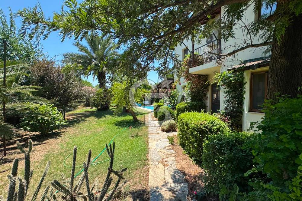 MUĞLA MİLAS'DA GENİŞ ARSA İÇİNDE SATILIK MÜSTAKİL VİLLA