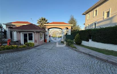 BAHÇEŞEHİR CITYCOURT'TA GÖLET MANZARALI 3+1 SATILIK DAİRE