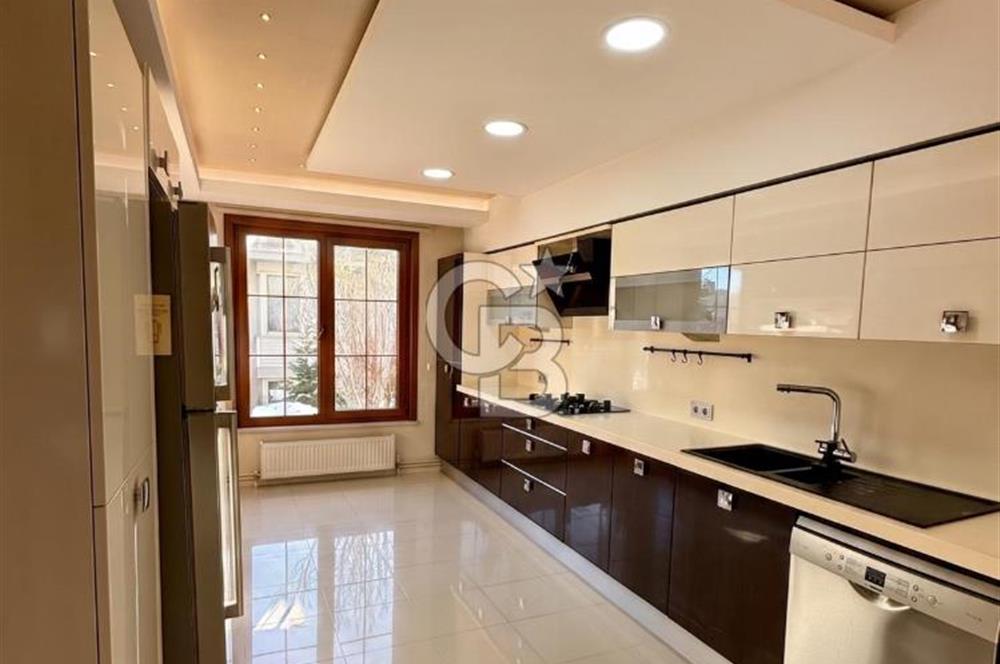 BAHÇEŞEHİR CITYCOURT'TA GÖLET MANZARALI 3+1 SATILIK DAİRE