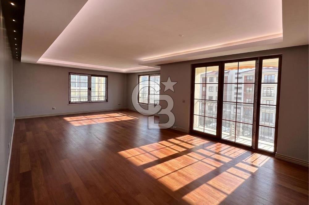 BAHÇEŞEHİR CITYCOURT'TA GÖLET MANZARALI 3+1 SATILIK DAİRE